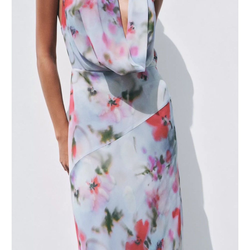 Zara printed halter Backless Floral Dress in Pink and White - Picture 6 of 7